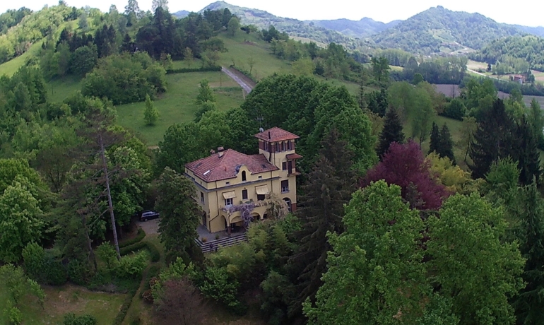 Prestigiosa villa d’epoca in collina a 30 minuti da Torino